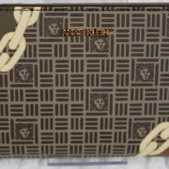 Anne Klein Chain Print Bifold Wallet – Brown/Olive with Lion Logo Accents - Picture 1 of 5